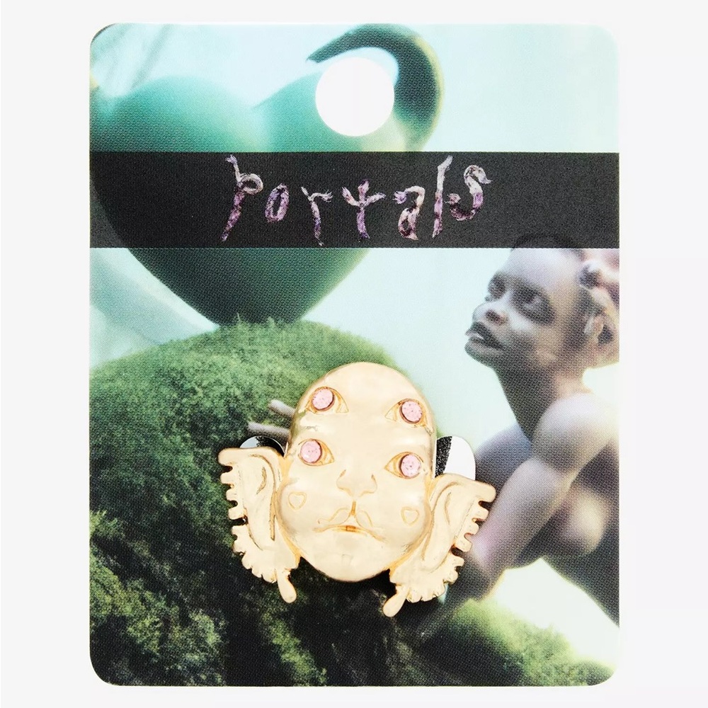 Melanie Martinez Portals Mask Ring‎ Hot Topic CryBaby k12